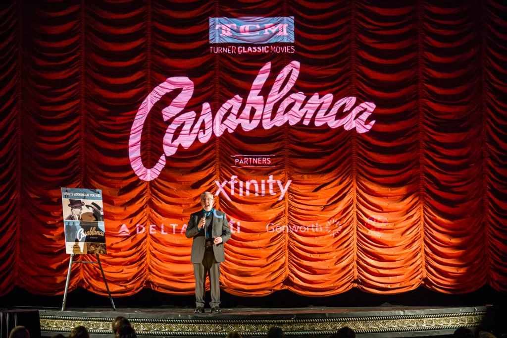 Leonard Maltin addresses the crowd gathered for the TCM 20th anniversary screening of Casablanca at Chicago's Music Box Theater.